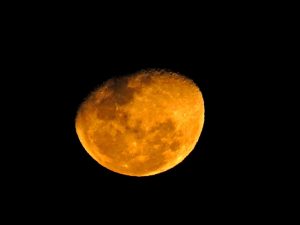 Read more about the article Come Posso Scattare Foto Alla Luna Con Lo Smartphone?